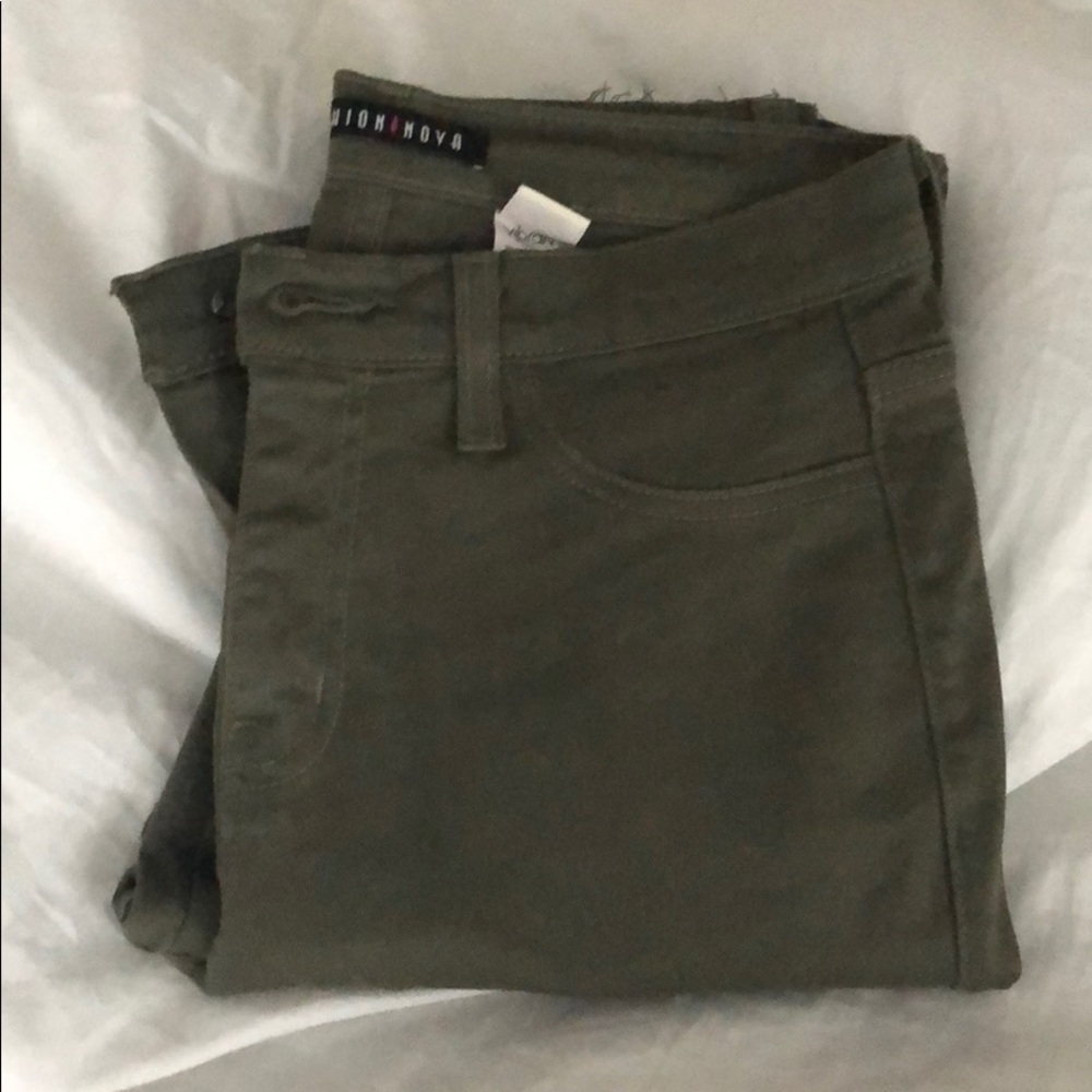 Fashion Nova canopy jeans Olive size 11